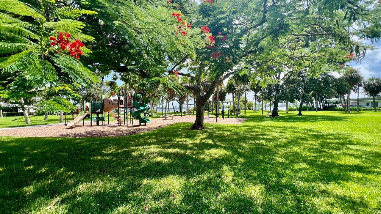 Active With Contract: $699,000 (0 beds, 0 baths, 1456 Square Feet)