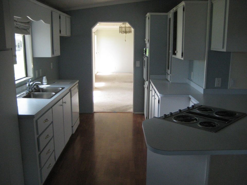 For Sale: $100,000 (2 beds, 2 baths, 1515 Square Feet)