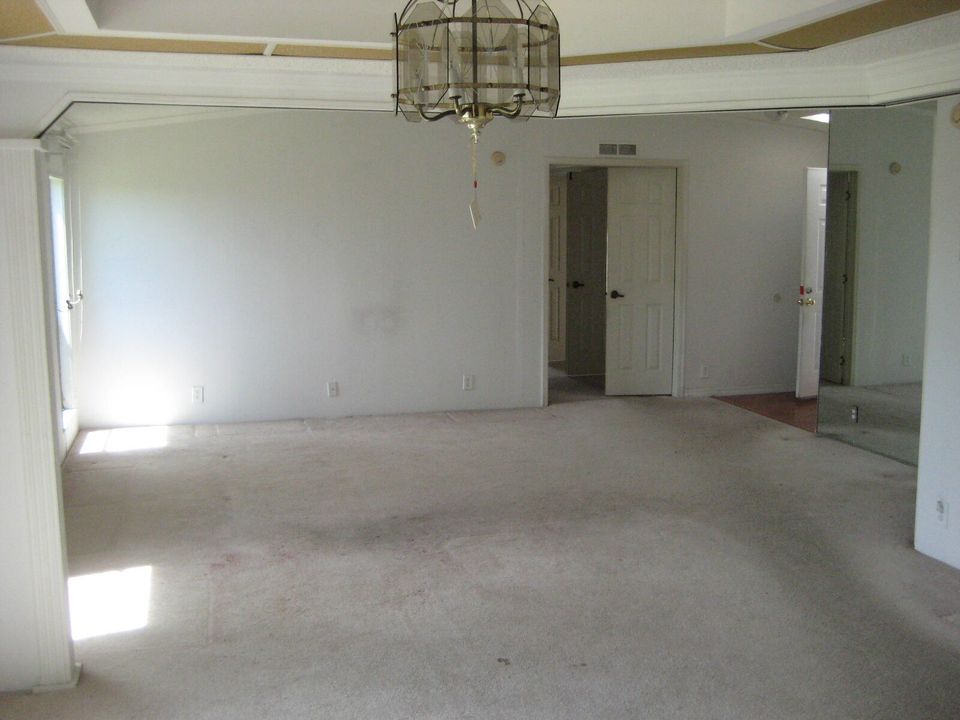 For Sale: $100,000 (2 beds, 2 baths, 1515 Square Feet)