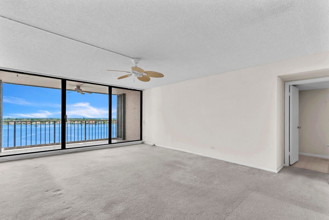 待售: $315,000 (1 贝兹, 1 浴室, 996 平方英尺)