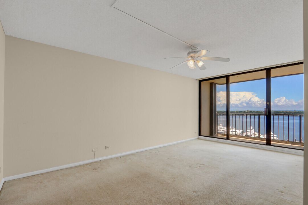 待售: $315,000 (1 贝兹, 1 浴室, 996 平方英尺)