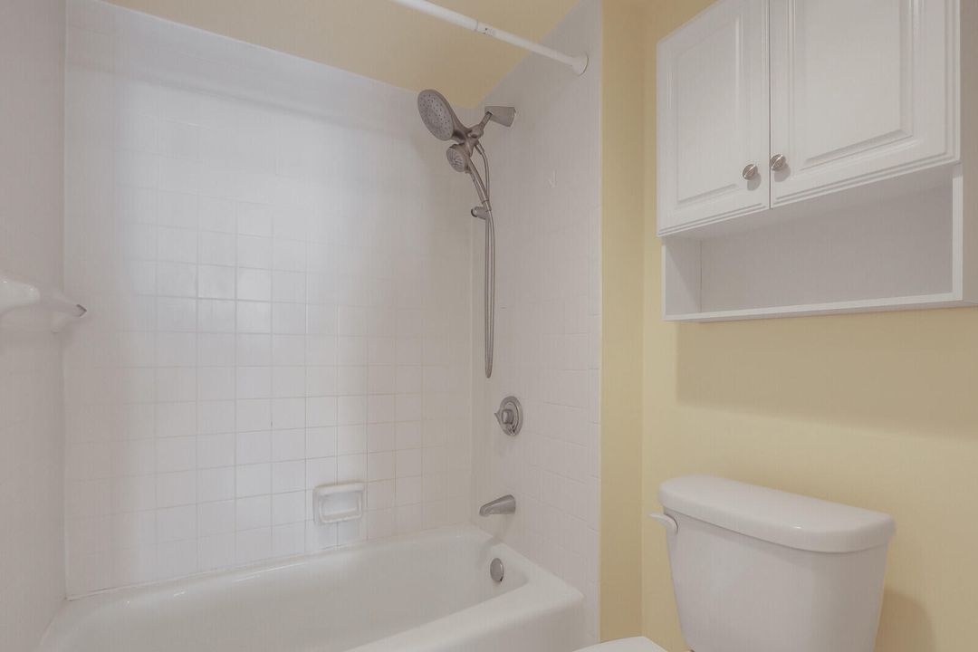 待售: $315,000 (1 贝兹, 1 浴室, 996 平方英尺)