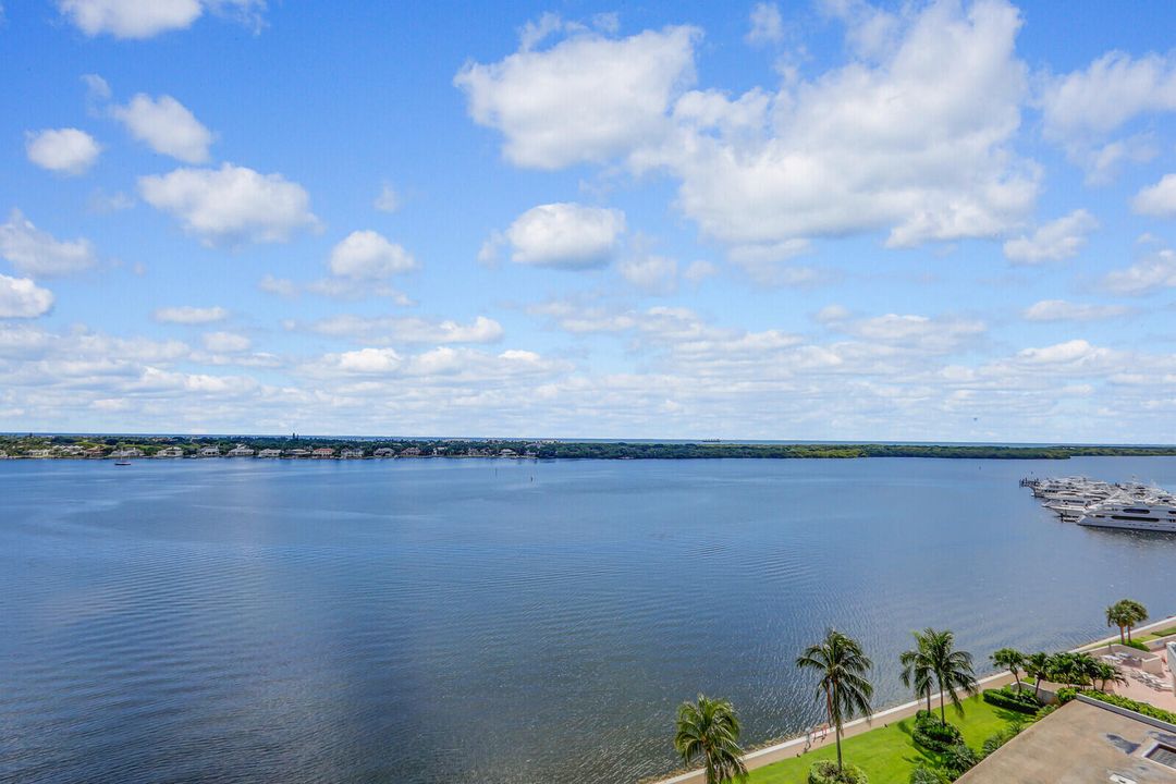 待售: $315,000 (1 贝兹, 1 浴室, 996 平方英尺)