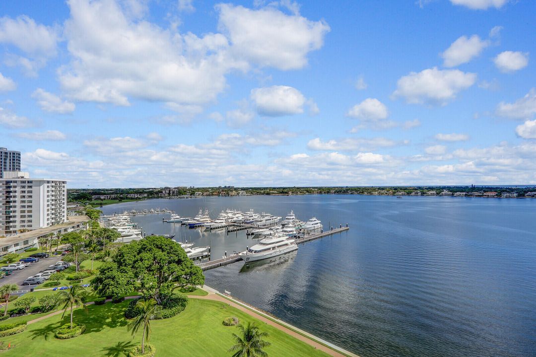 待售: $315,000 (1 贝兹, 1 浴室, 996 平方英尺)