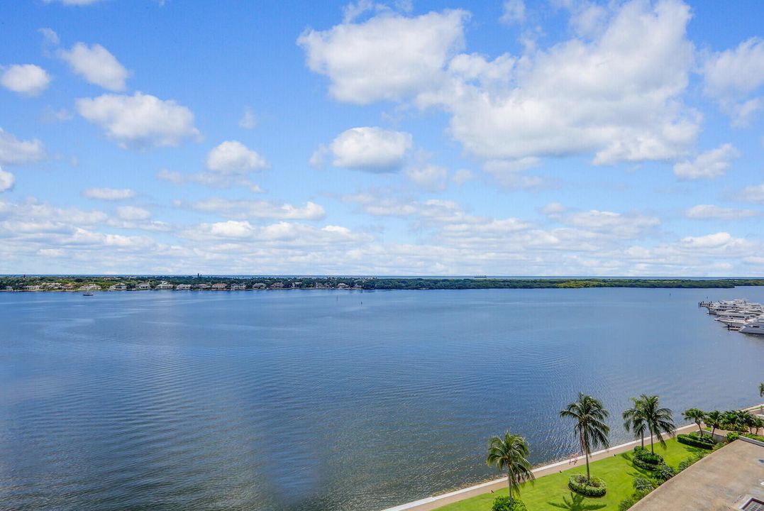 待售: $315,000 (1 贝兹, 1 浴室, 996 平方英尺)