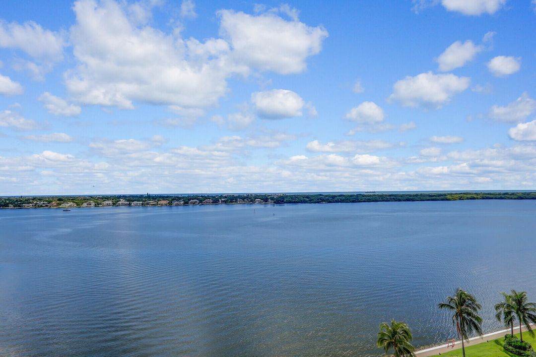 待售: $315,000 (1 贝兹, 1 浴室, 996 平方英尺)