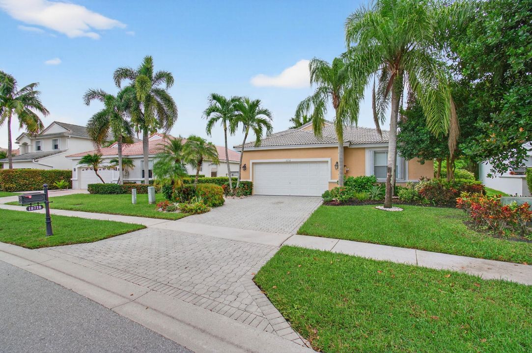 Active With Contract: $699,000 (3 beds, 2 baths, 2277 Square Feet)