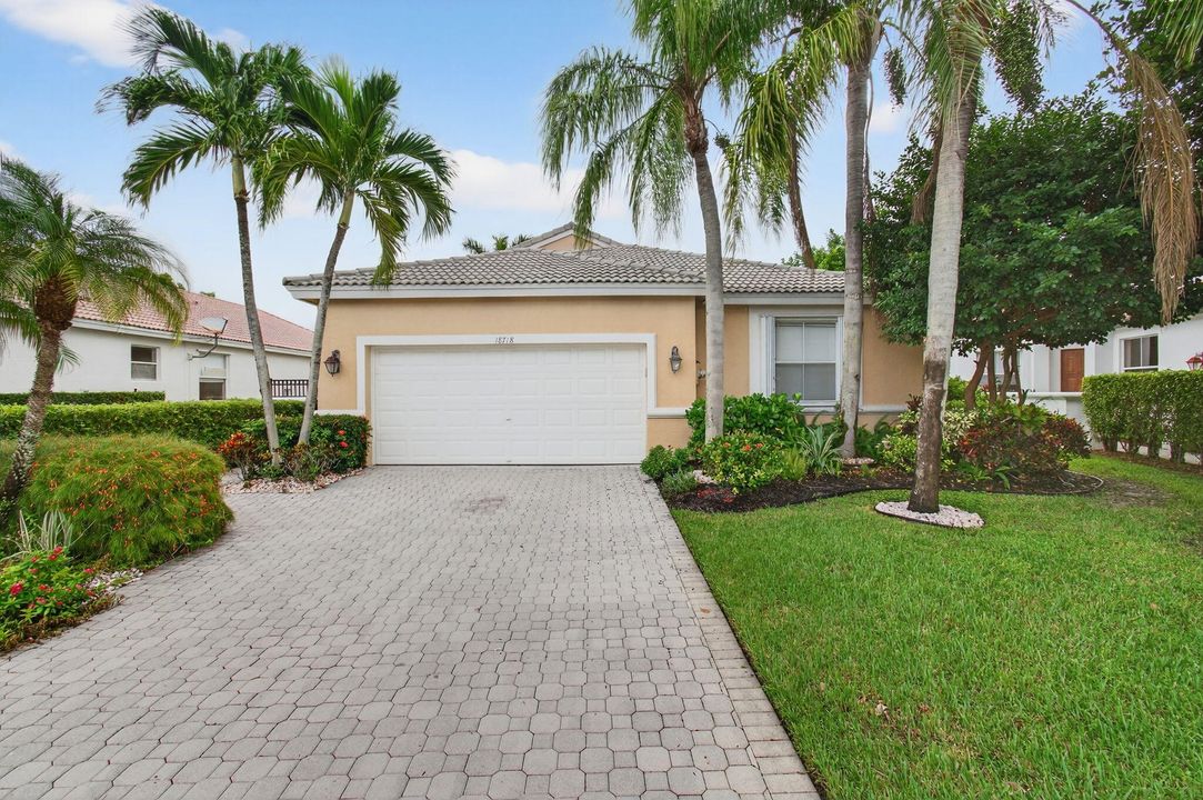 Active With Contract: $699,000 (3 beds, 2 baths, 2277 Square Feet)