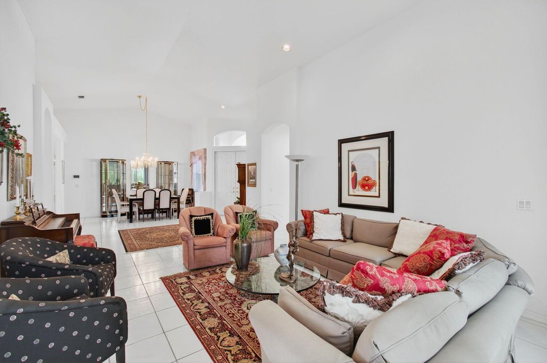 Active With Contract: $699,000 (3 beds, 2 baths, 2277 Square Feet)