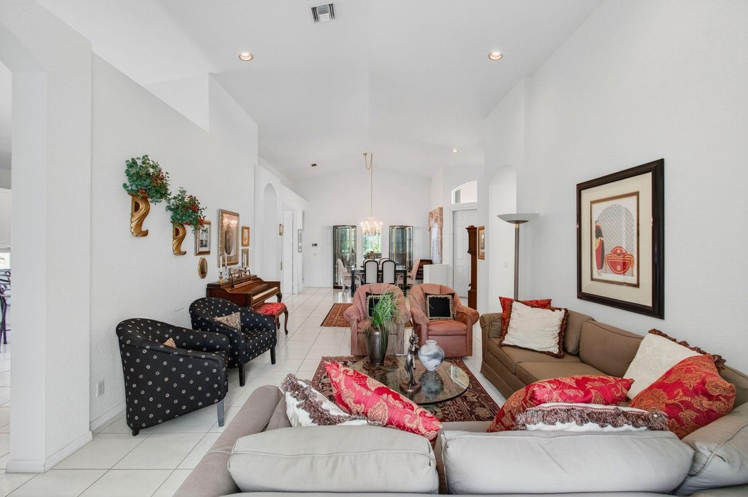 Active With Contract: $699,000 (3 beds, 2 baths, 2277 Square Feet)