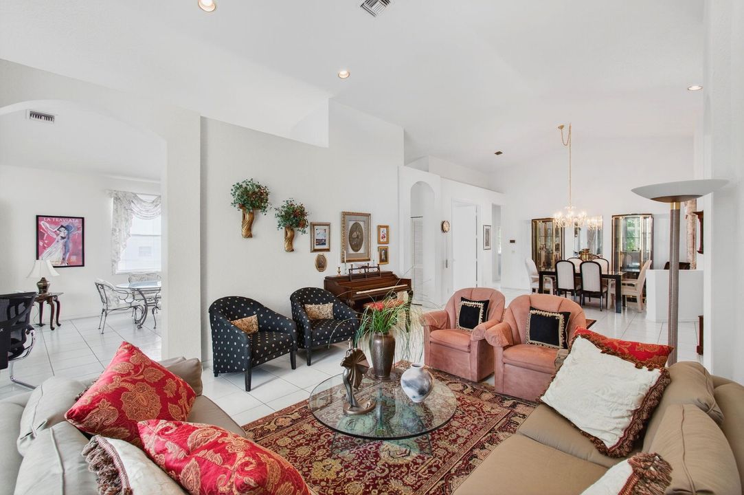 Active With Contract: $699,000 (3 beds, 2 baths, 2277 Square Feet)