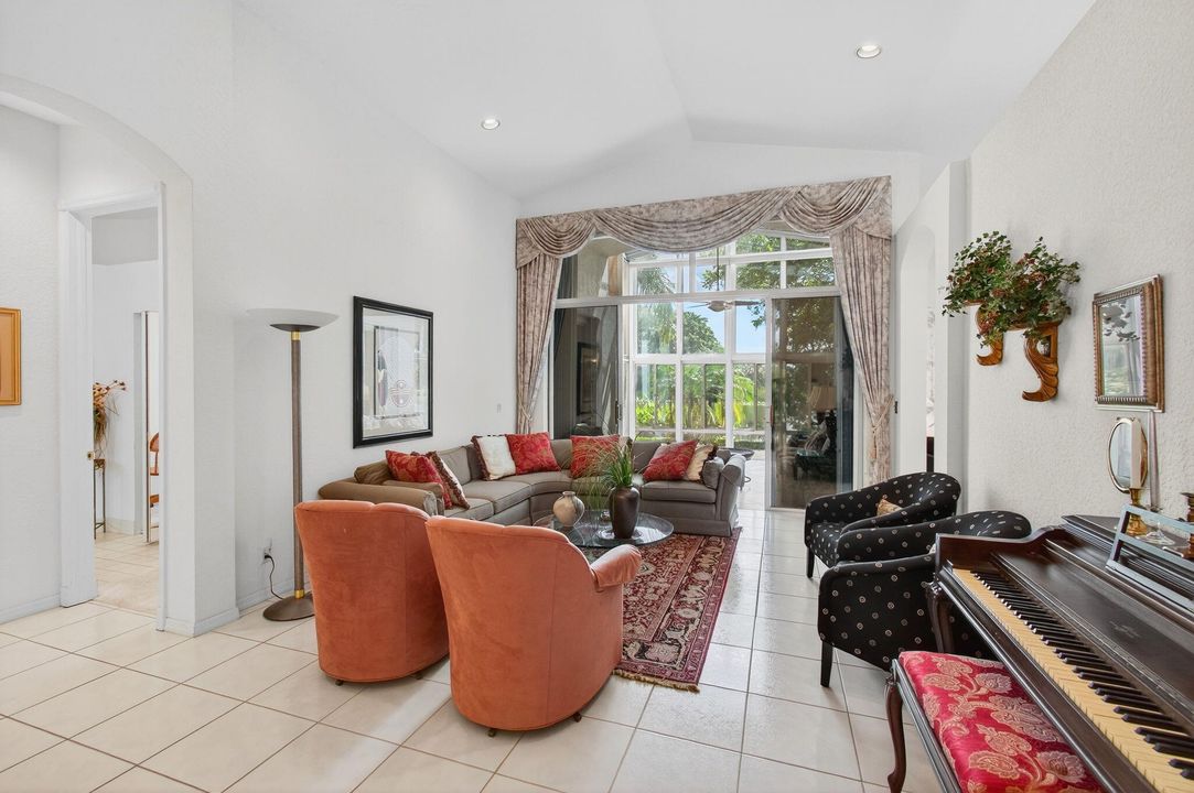 Active With Contract: $699,000 (3 beds, 2 baths, 2277 Square Feet)