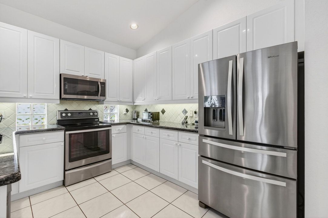 Active With Contract: $699,000 (3 beds, 2 baths, 2277 Square Feet)