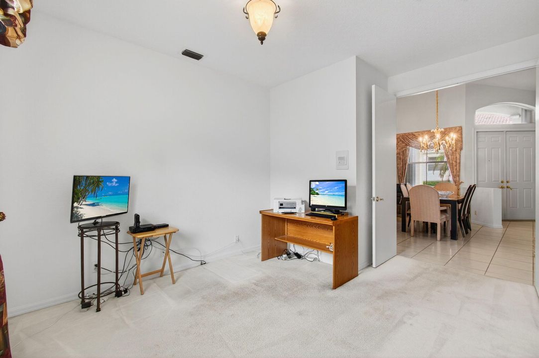 Active With Contract: $699,000 (3 beds, 2 baths, 2277 Square Feet)