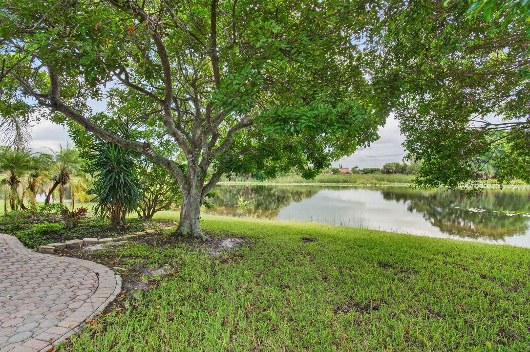 Active With Contract: $699,000 (3 beds, 2 baths, 2277 Square Feet)