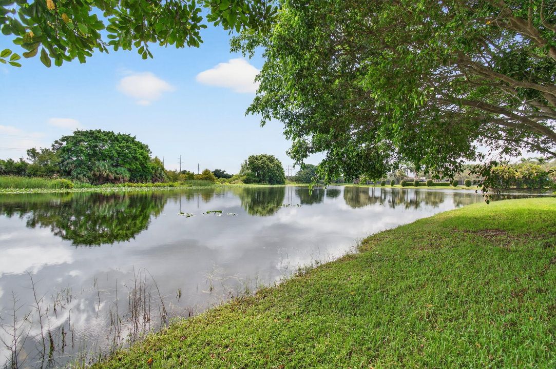 Active With Contract: $699,000 (3 beds, 2 baths, 2277 Square Feet)