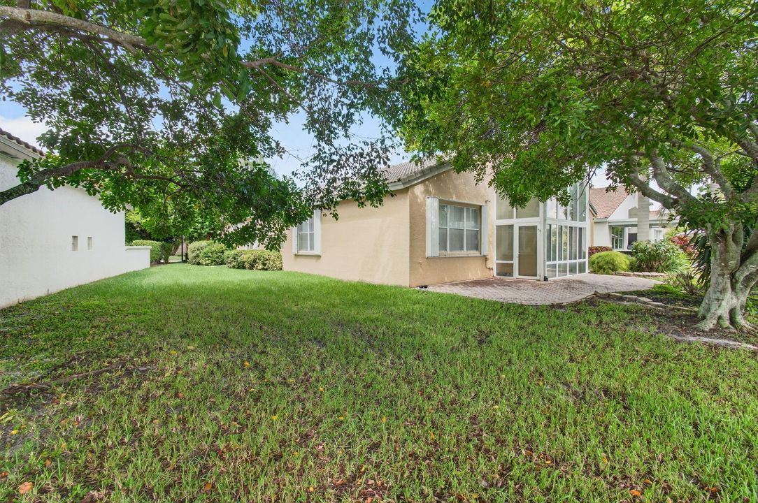 Active With Contract: $699,000 (3 beds, 2 baths, 2277 Square Feet)