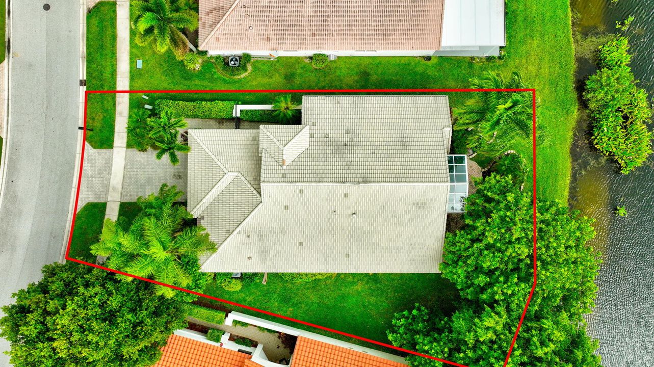 Active With Contract: $699,000 (3 beds, 2 baths, 2277 Square Feet)