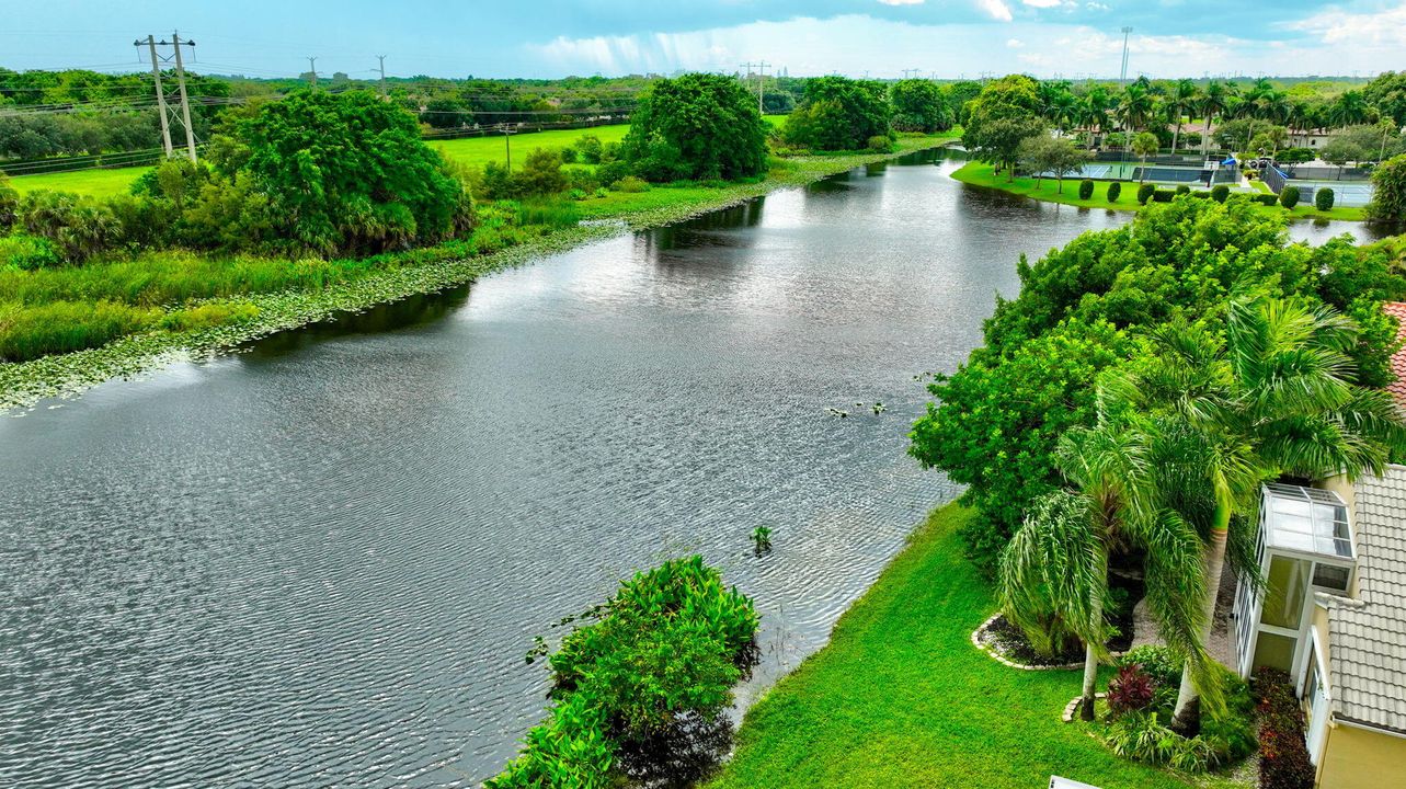 Active With Contract: $699,000 (3 beds, 2 baths, 2277 Square Feet)