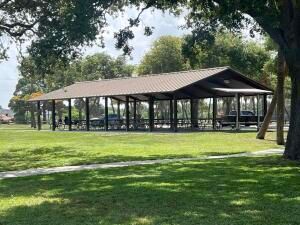 For Rent: $1,800 (1 beds, 1 baths, 772 Square Feet)