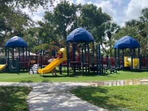 For Rent: $1,800 (1 beds, 1 baths, 772 Square Feet)