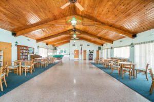 For Rent: $1,800 (1 beds, 1 baths, 772 Square Feet)