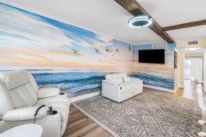 For Rent: $1,800 (1 beds, 1 baths, 772 Square Feet)