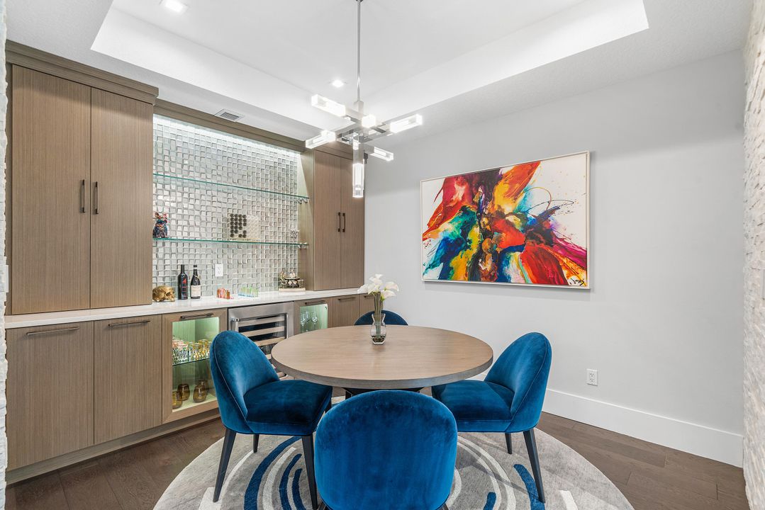 Active With Contract: $1,095,000 (2 beds, 2 baths, 1675 Square Feet)