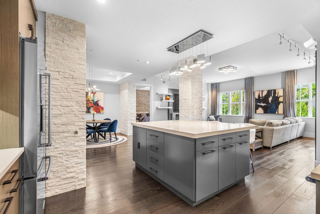 Active With Contract: $1,095,000 (2 beds, 2 baths, 1675 Square Feet)