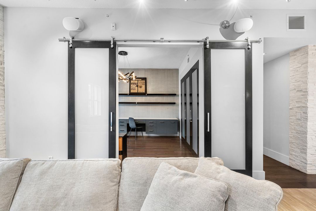 Active With Contract: $1,095,000 (2 beds, 2 baths, 1675 Square Feet)