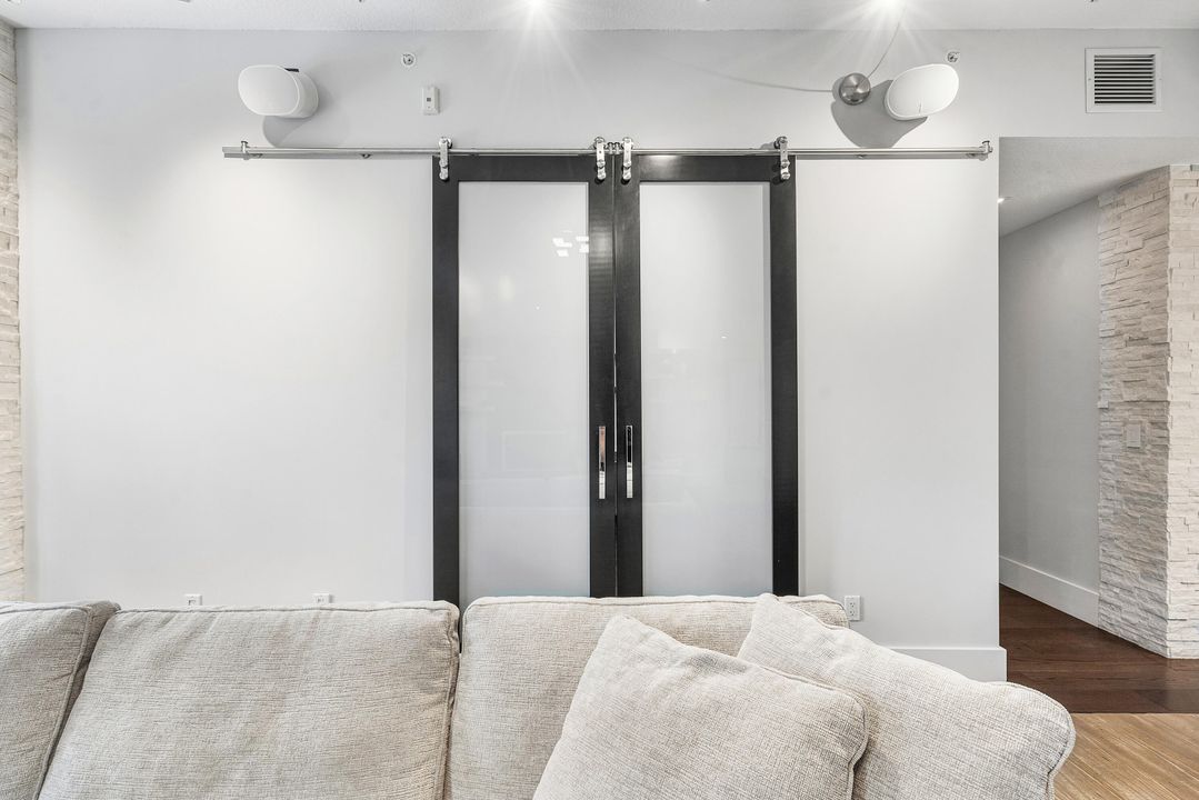 Active With Contract: $1,095,000 (2 beds, 2 baths, 1675 Square Feet)