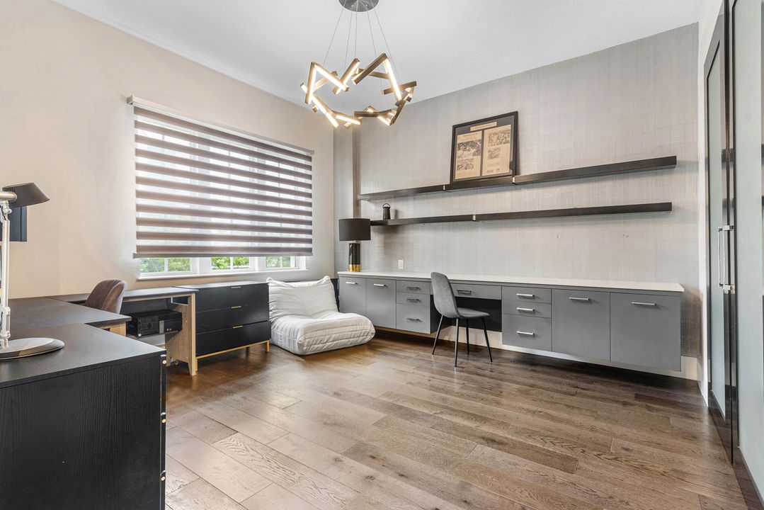 Active With Contract: $1,095,000 (2 beds, 2 baths, 1675 Square Feet)
