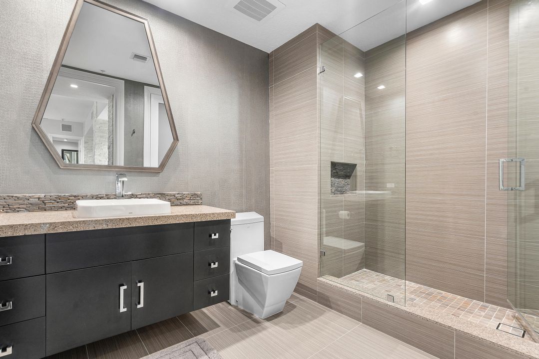 Active With Contract: $1,095,000 (2 beds, 2 baths, 1675 Square Feet)