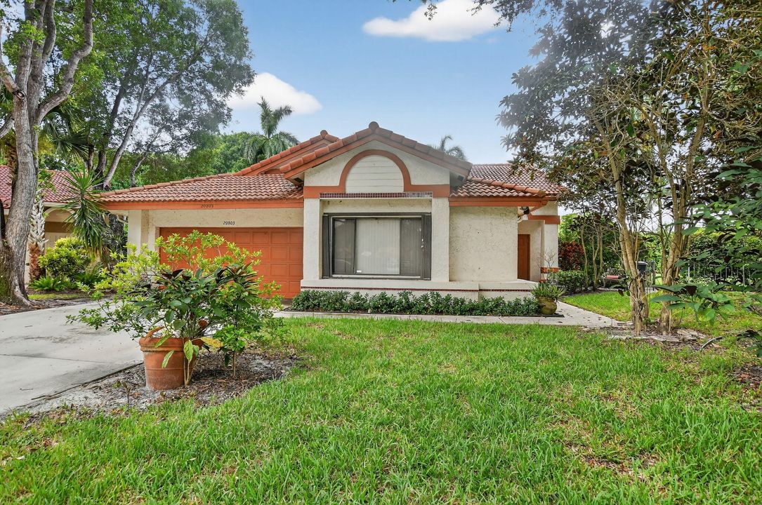 Недавно продано: $825,000 (4 спален, 3 ванн, 2379 Квадратных фут)