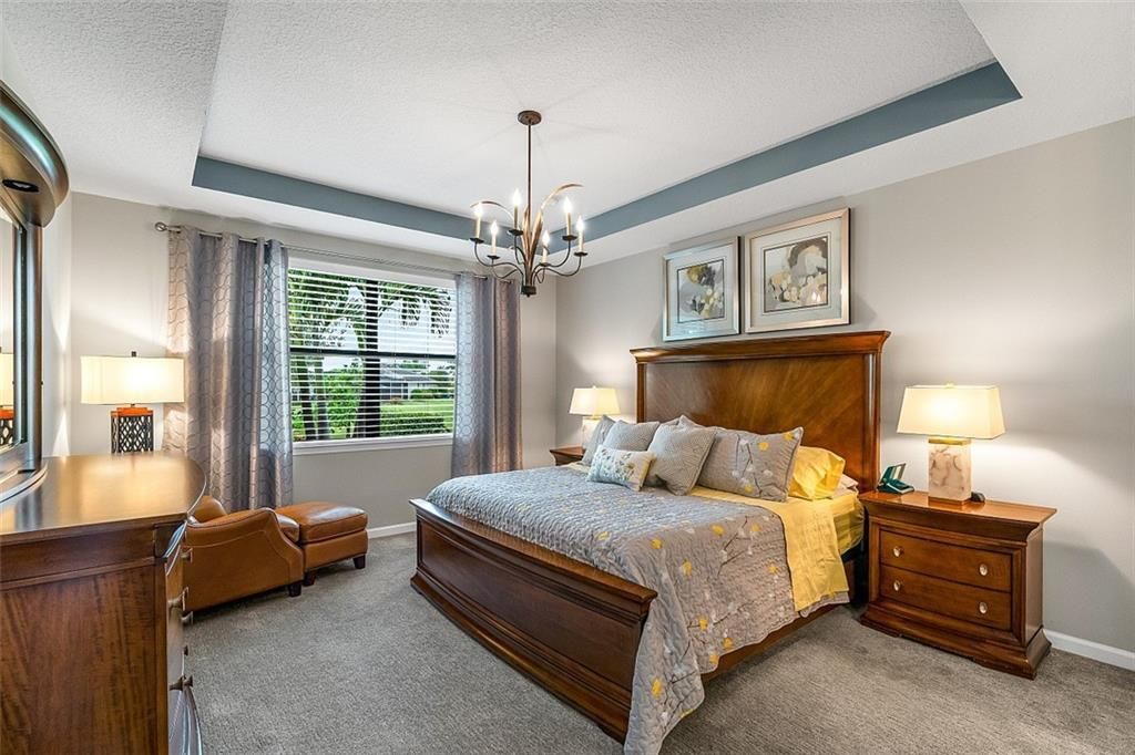 Active With Contract: $529,900 (2 beds, 2 baths, 1885 Square Feet)