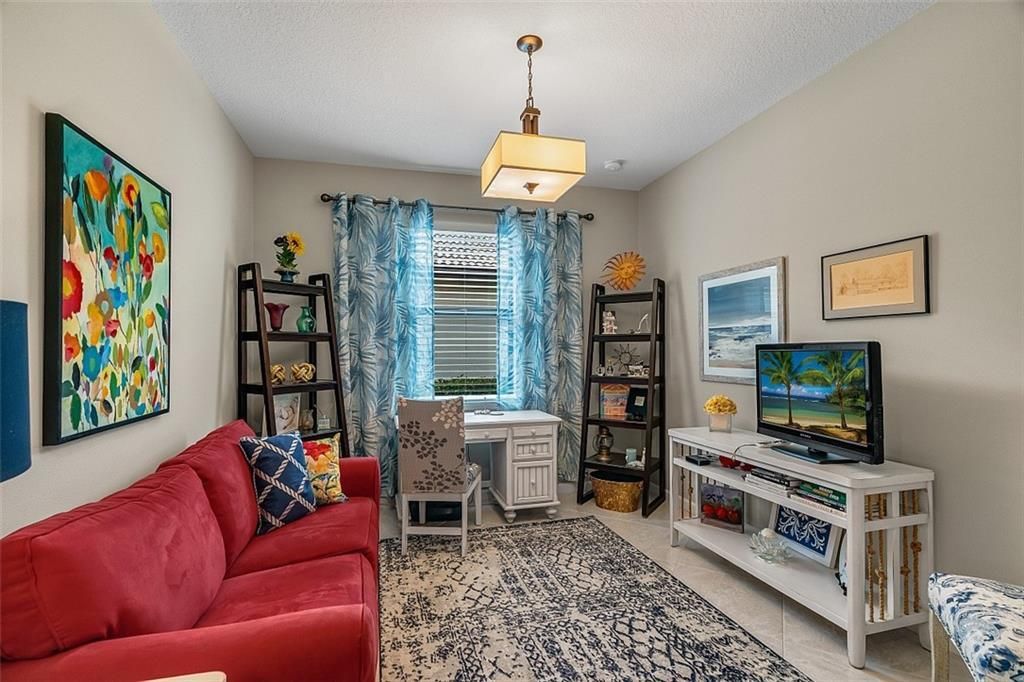 Active With Contract: $529,900 (2 beds, 2 baths, 1885 Square Feet)