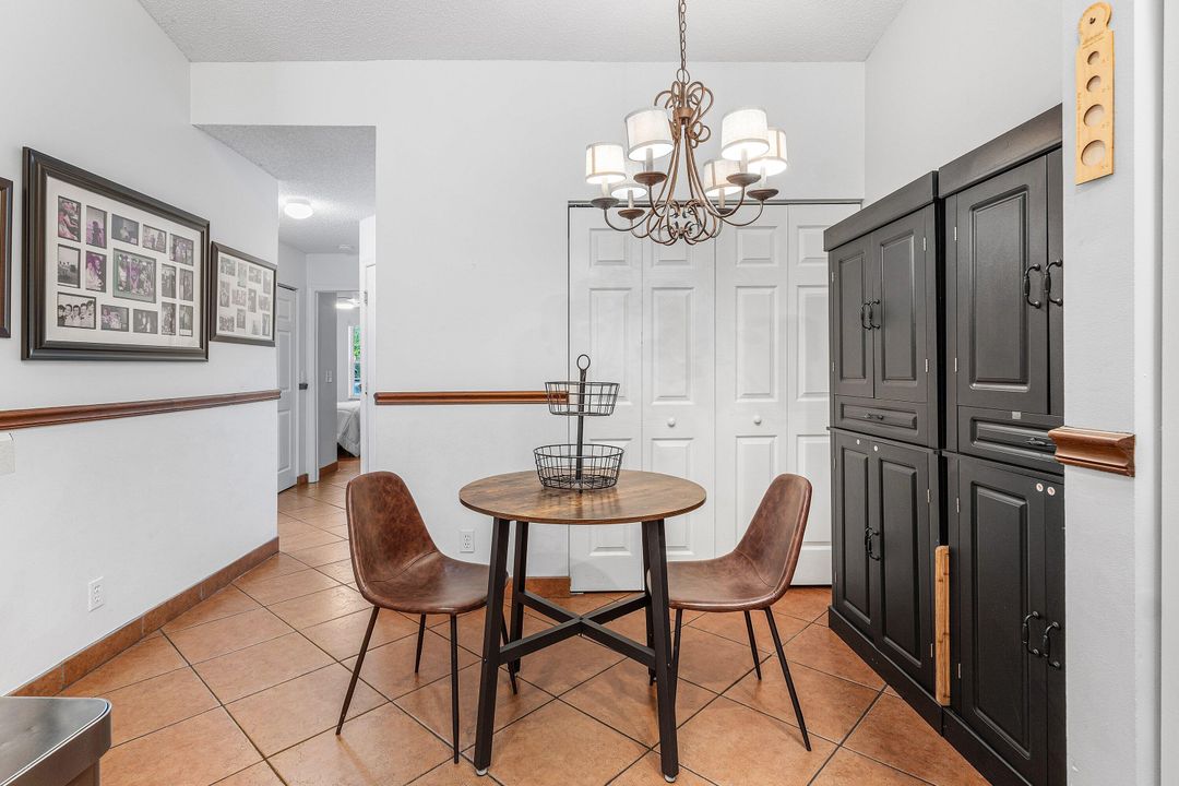 合同活跃: $425,000 (3 贝兹, 2 浴室, 1480 平方英尺)