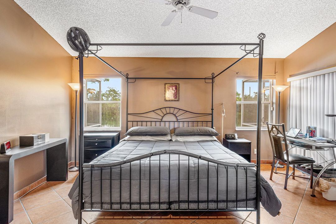 合同活跃: $425,000 (3 贝兹, 2 浴室, 1480 平方英尺)