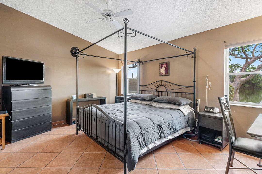 合同活跃: $425,000 (3 贝兹, 2 浴室, 1480 平方英尺)