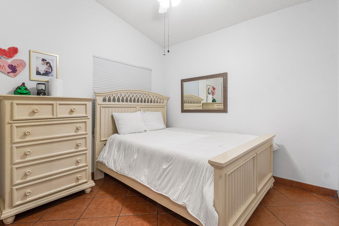 合同活跃: $425,000 (3 贝兹, 2 浴室, 1480 平方英尺)