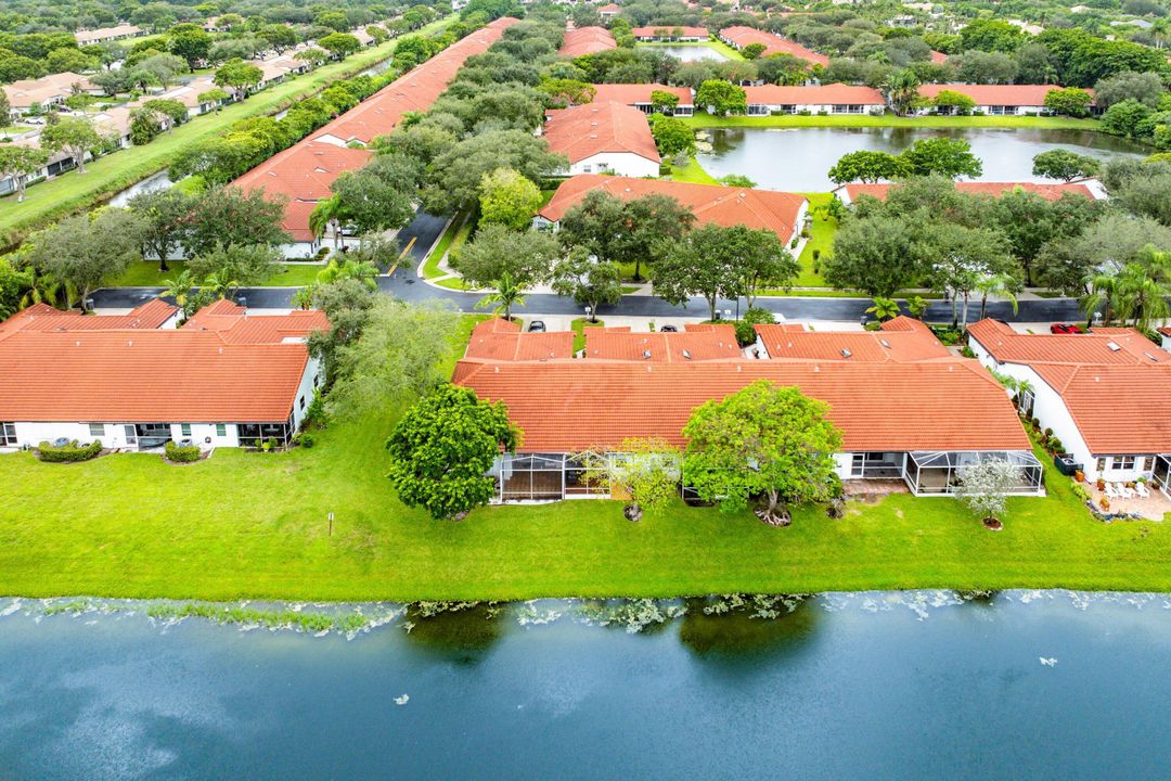 合同活跃: $425,000 (3 贝兹, 2 浴室, 1480 平方英尺)