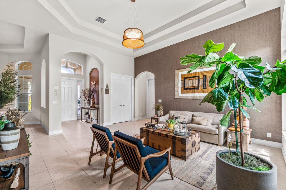 出租: $13,000 (4 贝兹, 4 浴室, 3080 平方英尺)