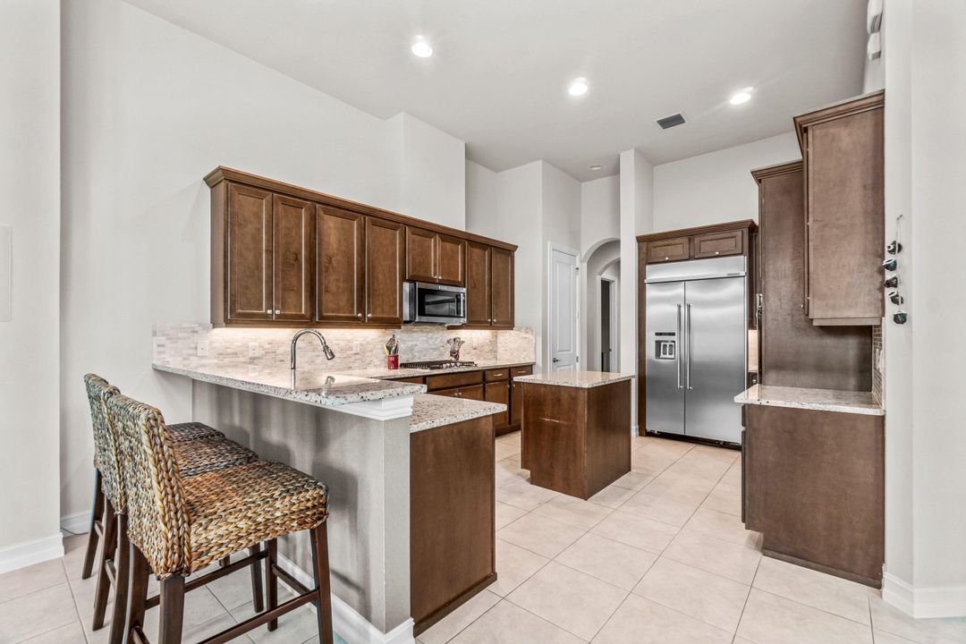 出租: $13,000 (4 贝兹, 4 浴室, 3080 平方英尺)