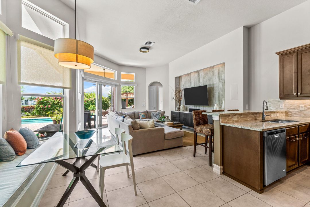 出租: $13,000 (4 贝兹, 4 浴室, 3080 平方英尺)