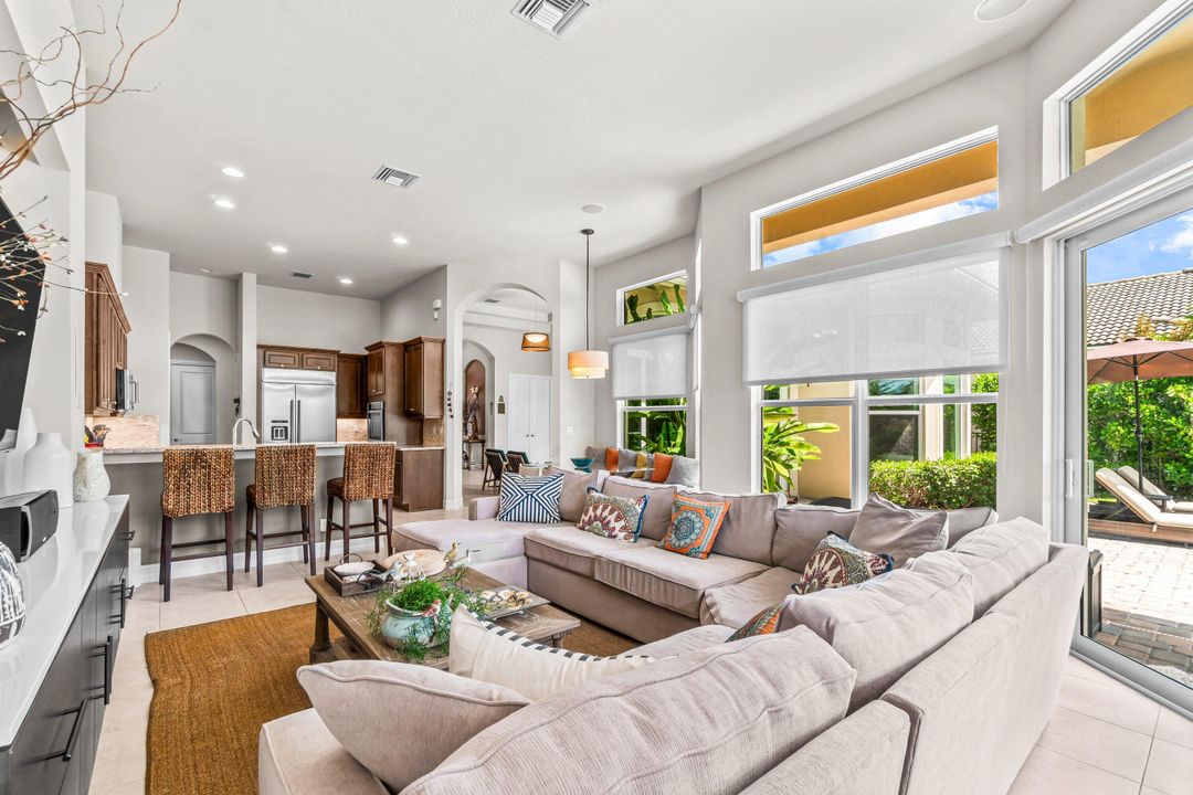 出租: $13,000 (4 贝兹, 4 浴室, 3080 平方英尺)