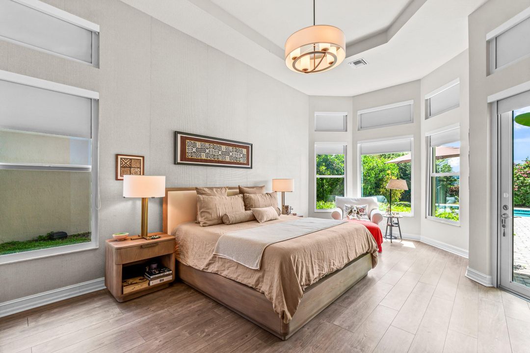 出租: $13,000 (4 贝兹, 4 浴室, 3080 平方英尺)