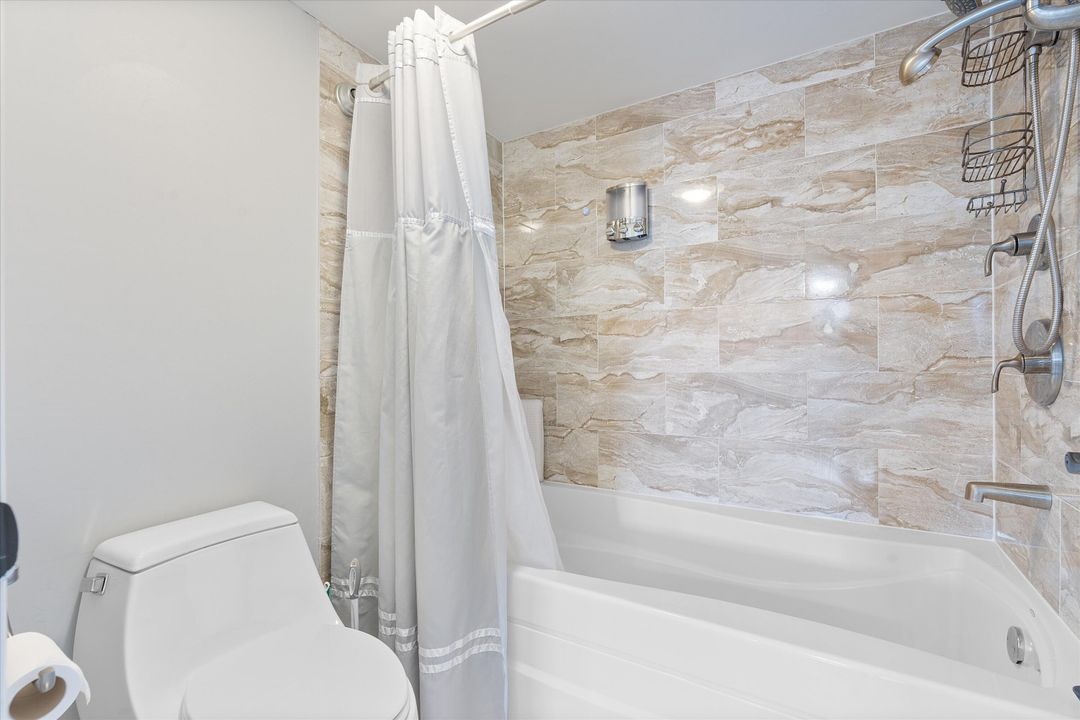 Под контрактом: $8,500 (3 спален, 2 ванн, 1448 Квадратных фут)