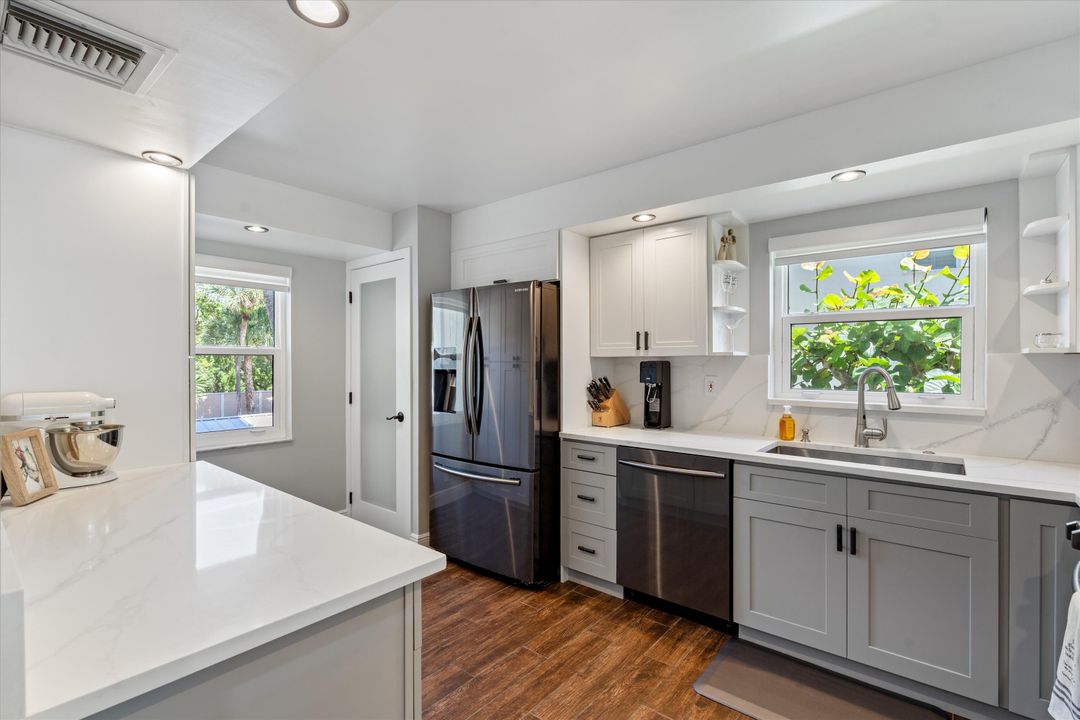 Под контрактом: $8,500 (3 спален, 2 ванн, 1448 Квадратных фут)