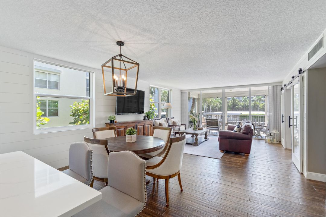 Под контрактом: $8,500 (3 спален, 2 ванн, 1448 Квадратных фут)