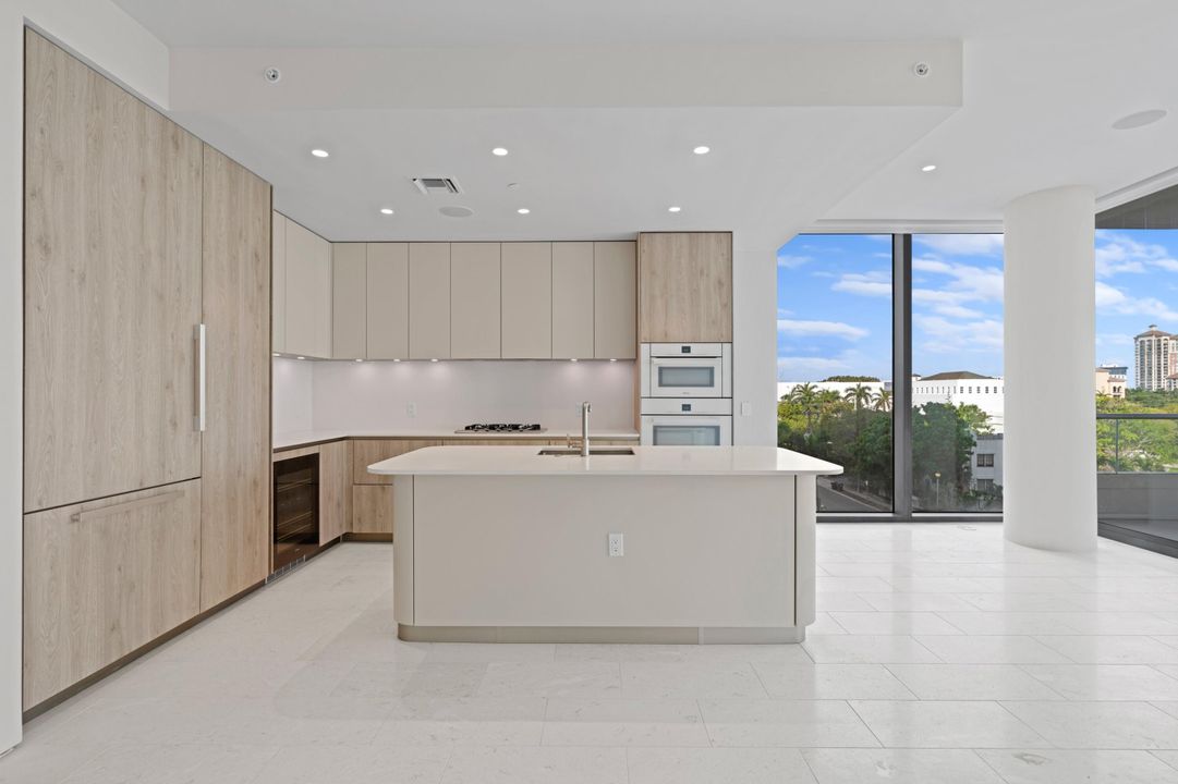 Recently Rented: $12,999 (1 beds, 1 baths, 1162 Square Feet)